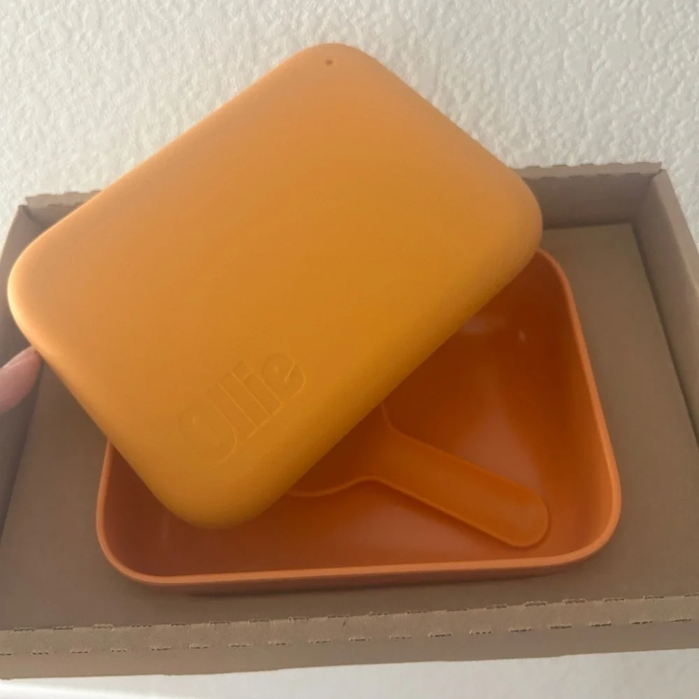 Ollie Puptainer Dog Orange Food Storage Container with Scoop – 7.98” x 6” - NWT